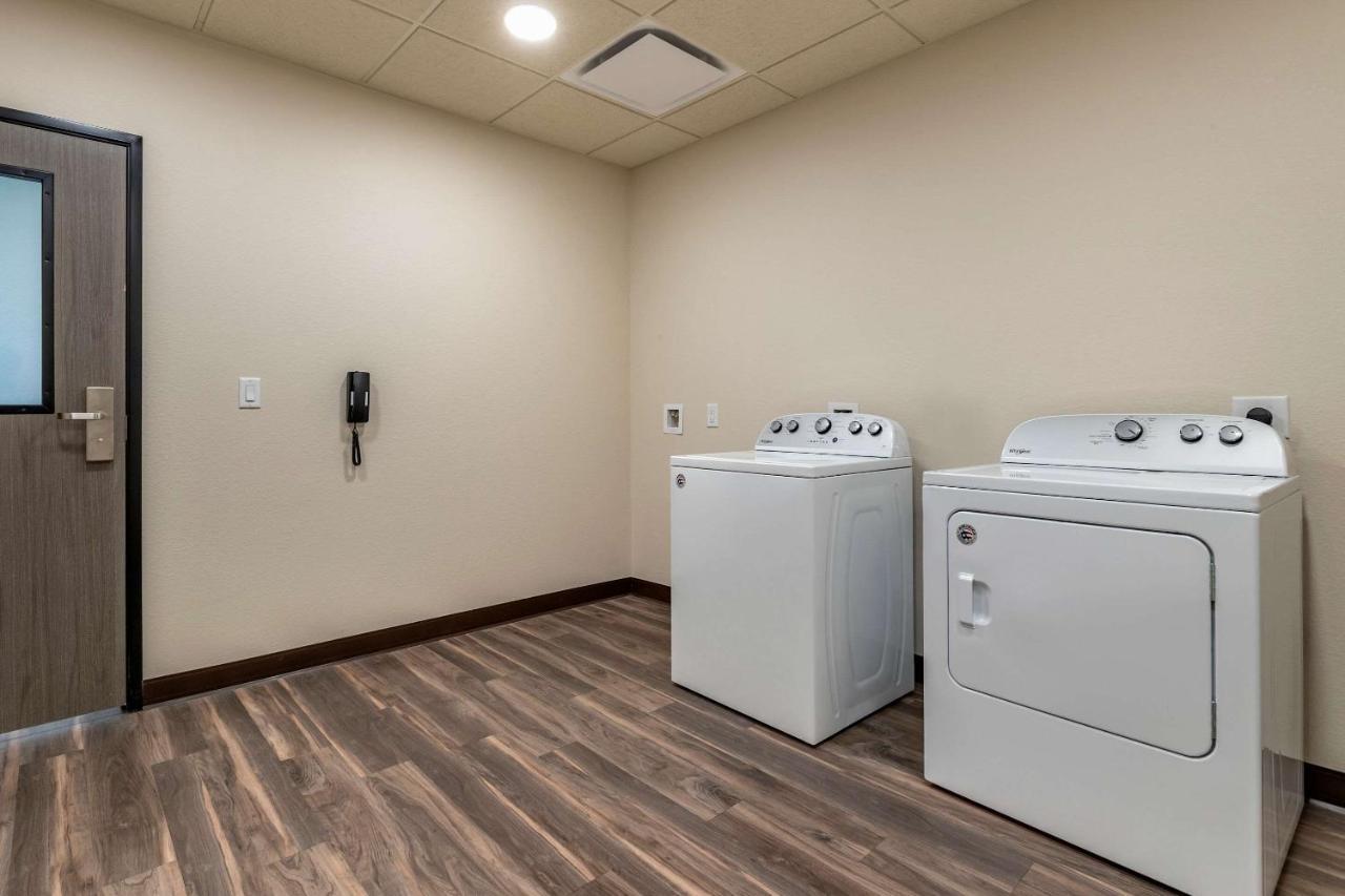 Mainstay Suites Waukee-West Des Moines Buitenkant foto